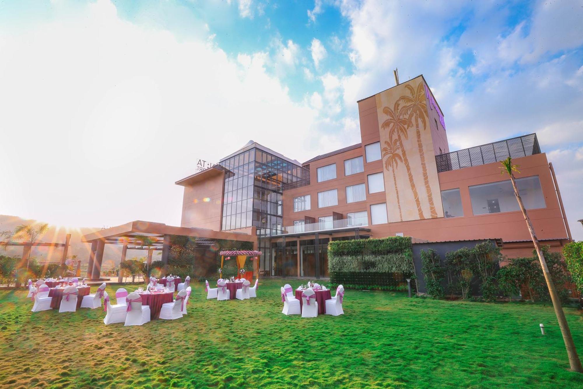 Regenta Resort Belagavi エクステリア 写真