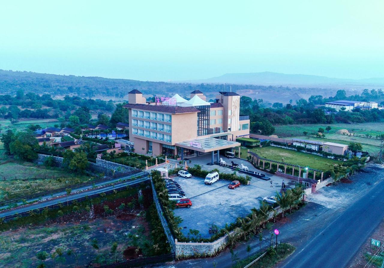 Regenta Resort Belagavi エクステリア 写真