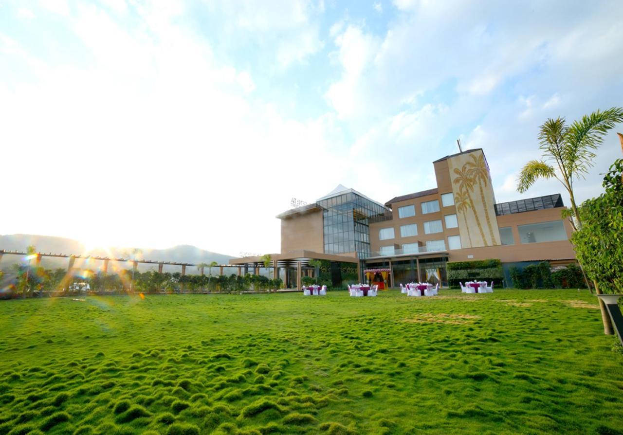 Regenta Resort Belagavi エクステリア 写真