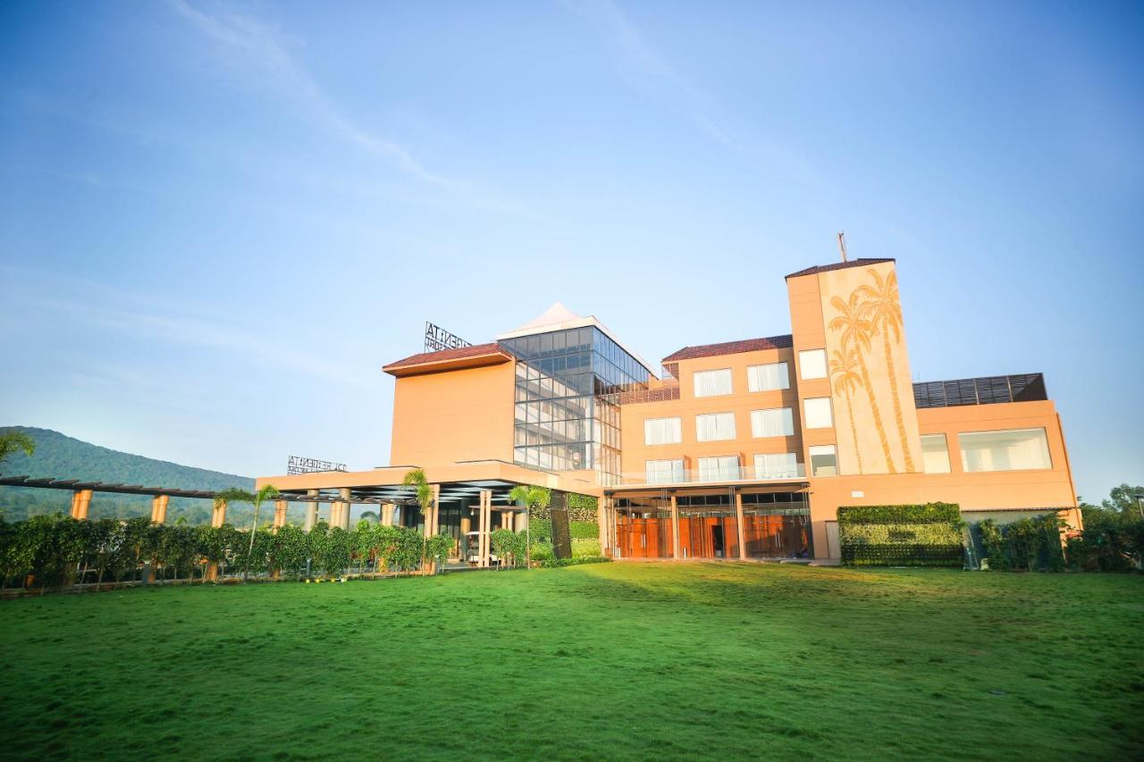 Regenta Resort Belagavi エクステリア 写真